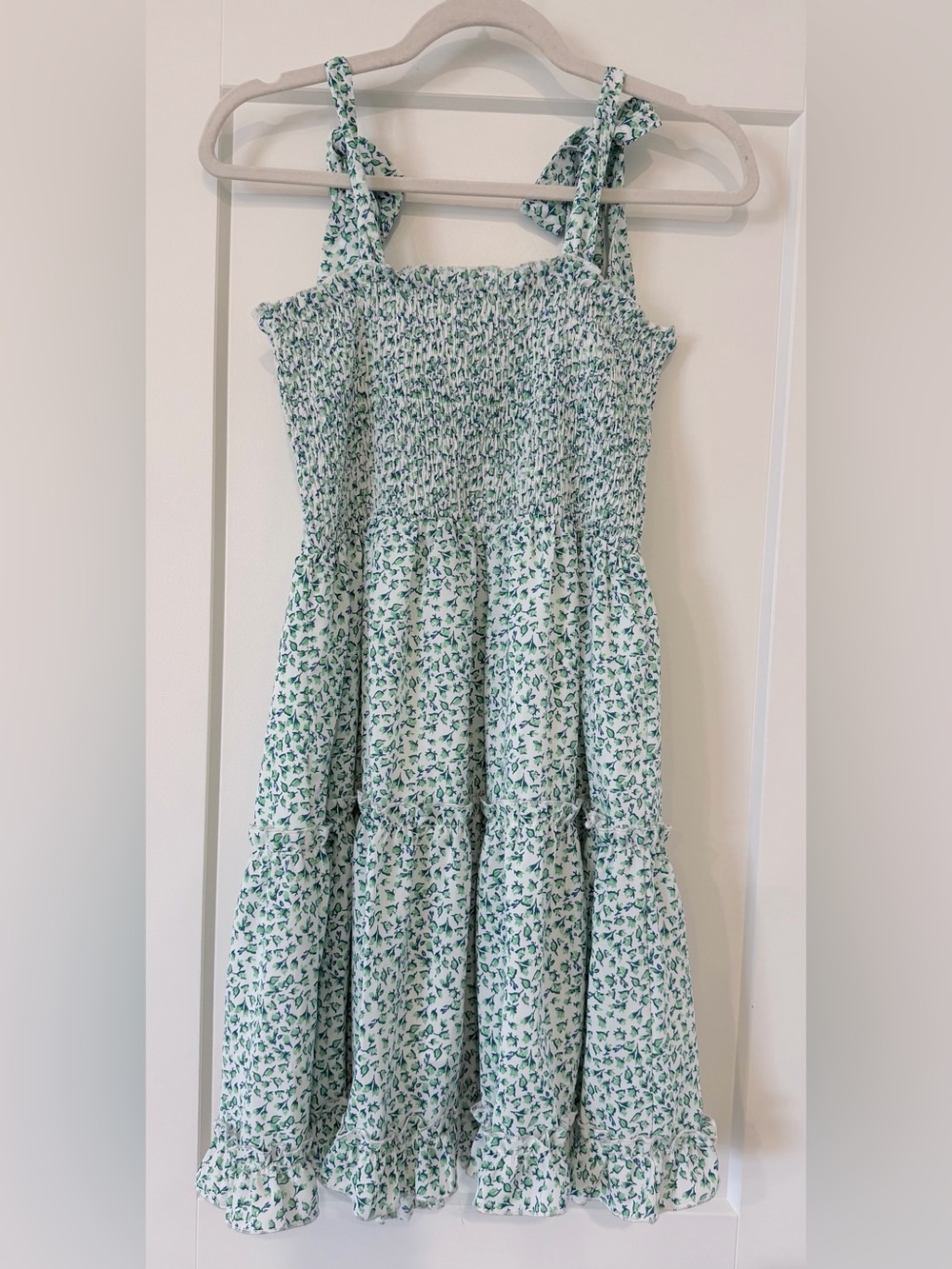 Brand New CJLA Floral Dress w/adjustable tie straps - size M